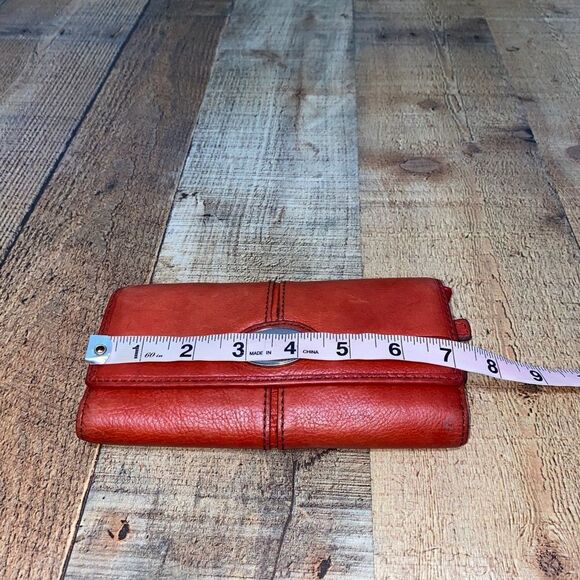Fossil Wallet Red Leather Maddox Flap Snap Credit Card Tri Fold - Picture 6 of 7